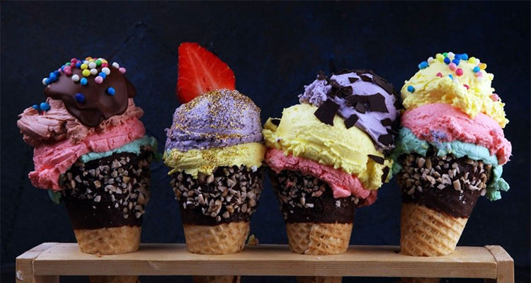 طرز تهیه بستنی قیفی رنگی با دستگاه بستنی ساز